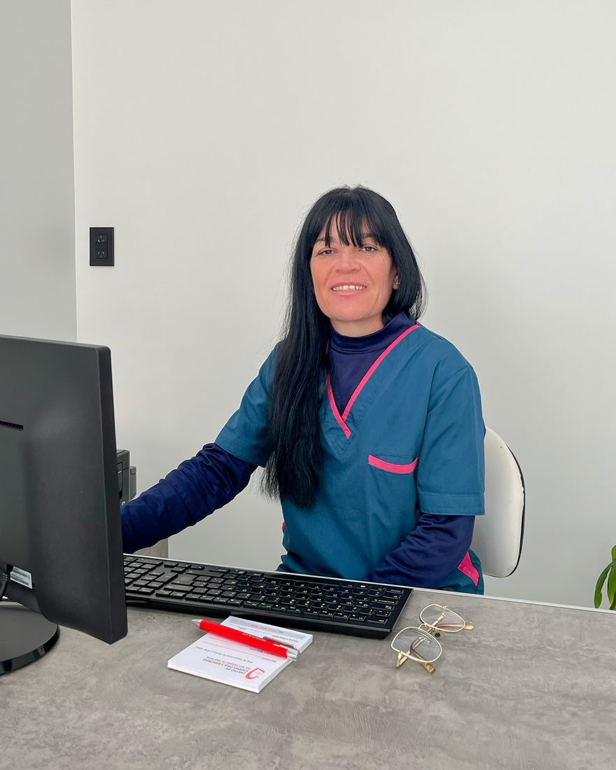 Noelia Doronik en la recepción del centro