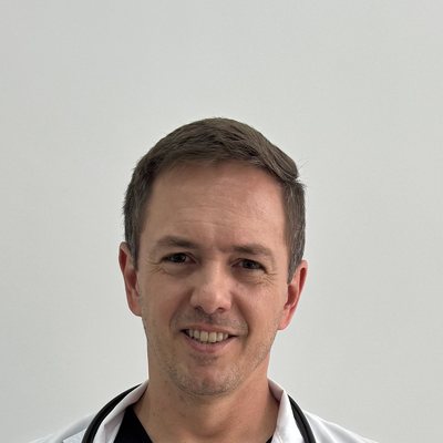 Dr. Tiago Zanus
